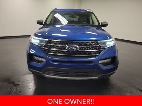 Used 2023 Ford Explorer XLT w/ Equipment Group 202A AWD/4WD image 3