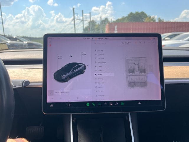 Used 2019 Tesla Model 3 Long Range RWD image 23