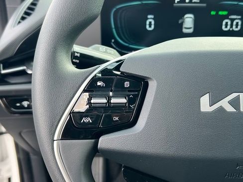 New 2026 Kia Niro LX image 23