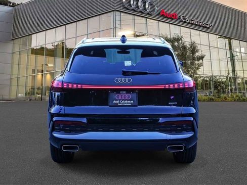 New 2025 Audi Q5 Premium image 3