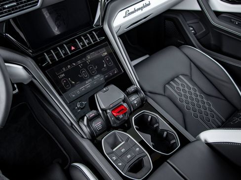 Used 2024 Lamborghini Urus S AWD/4WD image 38