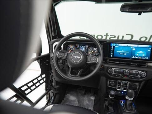 Used 2025 Jeep Gladiator Sport image 43