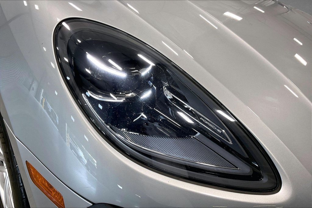Used 2023 Porsche Macan AWD/4WD image 32