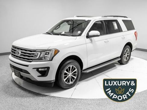 Used 2018 Ford Expedition XLT w/ Equipment Group 202A AWD/4WD image 1