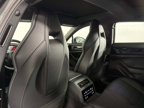 Used 2025 Porsche Panamera 4S AWD/4WD image 37