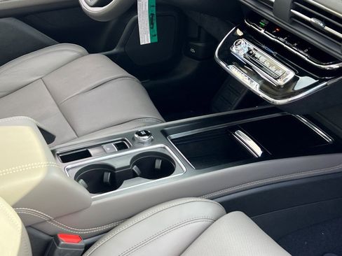 New 2026 Lincoln Corsair Grand Touring image 9