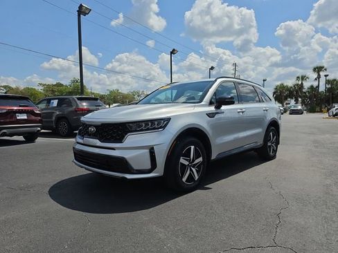 Used 2021 Kia Sorento S image 1