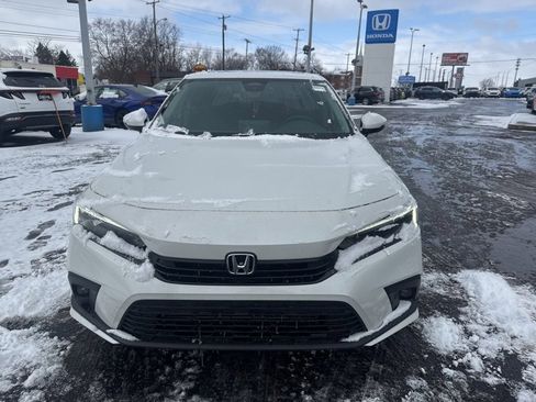 Used 2024 Honda Civic Touring image 2