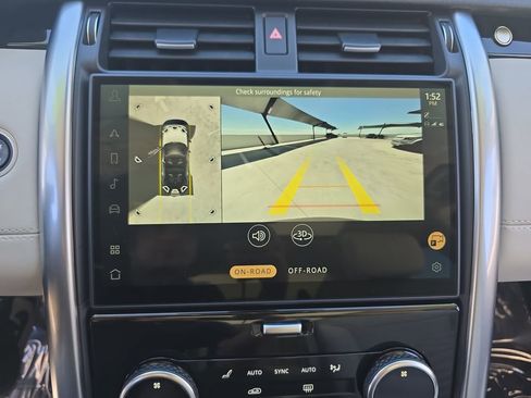 Used 2025 Land Rover Discovery S image 25