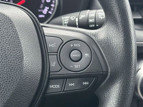 Used 2020 Toyota RAV4 XLE image 23