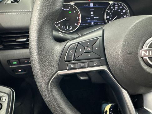 Used 2025 Nissan Sentra SV FWD image 18