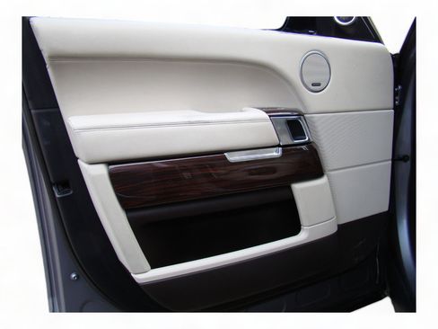 Used 2013 Land Rover Range Rover HSE image 30