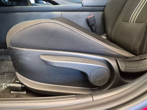 Used 2025 Hyundai Elantra SEL FWD image 17