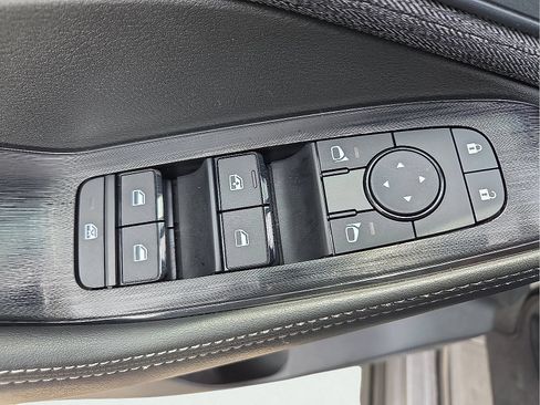 Used 2023 Nissan Rogue SV FWD image 15