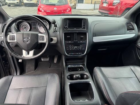 Used 2017 Dodge Grand Caravan GT FWD image 17