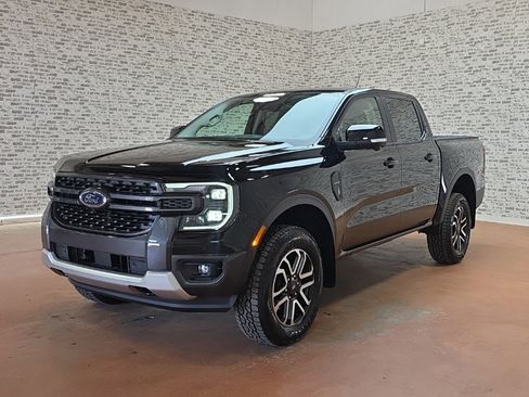 Used 2025 Ford Ranger Lariat w/ Trailer Tow Package image 3