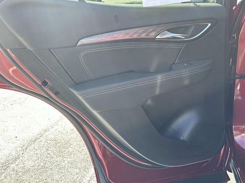 Used 2023 Buick Envision Avenir image 11