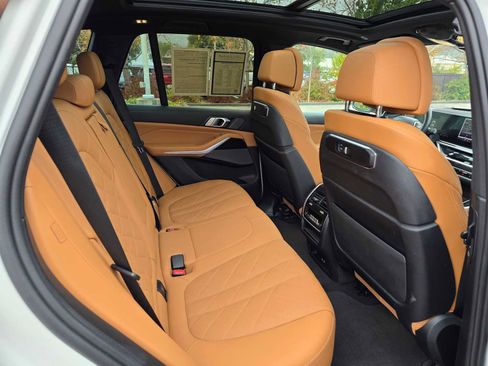 Used 2024 BMW X5 xDrive50e image 13