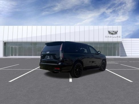 Used 2021 Cadillac Escalade Sport Platinum w/ LPO, ONYX Package AWD/4WD image 3
