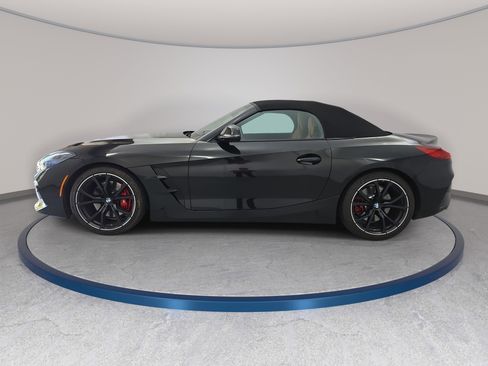 Used 2025 BMW Z4 M40i w/ Edition RWD image 8
