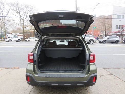 Used 2018 Subaru Outback 2.5i Touring image 22
