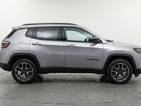 Used 2025 Jeep Compass Trailhawk w/ Trailer Tow Group image 11