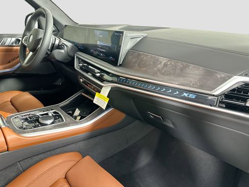 New 2026 BMW X5 xDrive50e image 30