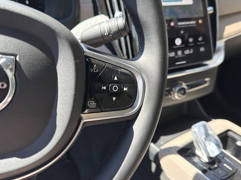 Certified 2025 Volvo XC90 B5 Plus image 21