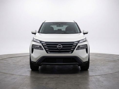 Used 2025 Nissan Rogue SV AWD/4WD image 2