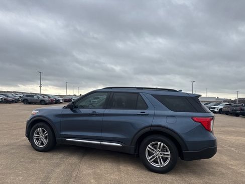 Used 2020 Ford Explorer XLT w/ Equipment Group 202A image 13