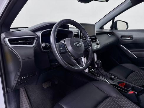 Used 2023 Toyota Corolla Cross AWD Hybrid w/ Convenience Package image 9