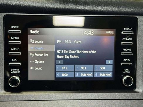 Used 2020 Toyota Sienna L image 5