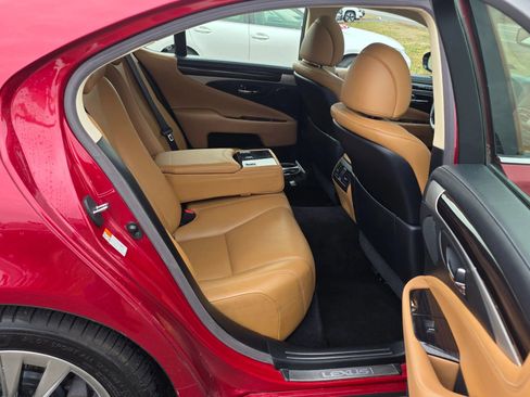 Used 2015 Lexus LS 460 AWD w/ Comfort Package image 19