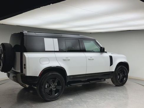 Certified 2025 Land Rover Defender 110 X-Dynamic SE image 2