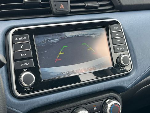 Used 2025 Nissan Versa SV FWD image 23