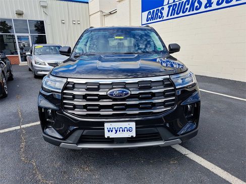 New 2026 Ford Explorer Active w/ Active Comfort Package image 2