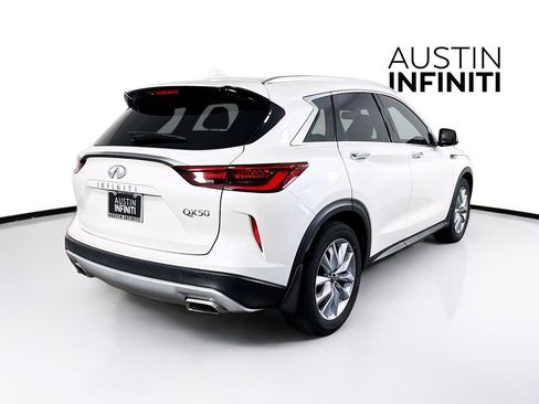 Certified 2022 INFINITI QX50 Essential FWD image 9