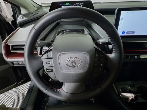 Used 2025 Toyota Prius Plug-In Hybrid FWD image 10