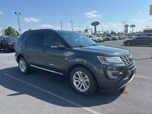 Used 2016 Ford Explorer XLT w/ Equipment Group 201A FWD image 1