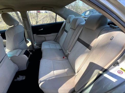 Used 2014 Toyota Camry LE FWD image 19