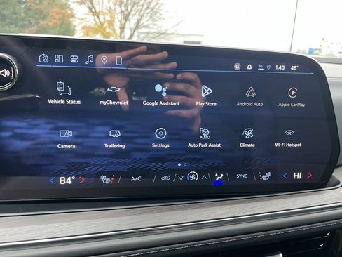 New 2026 Chevrolet Suburban LT image 25