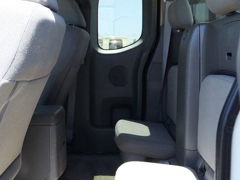 Used 2015 Nissan Frontier S image 31