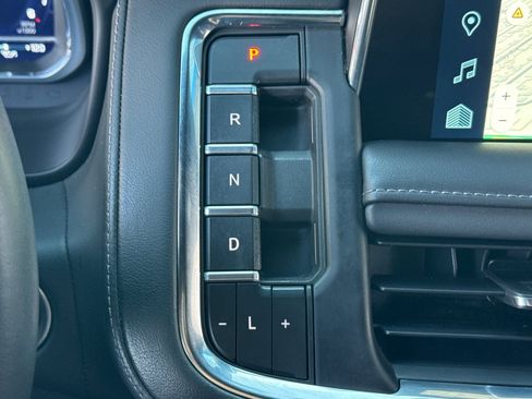 Used 2022 Chevrolet Tahoe LT w/ Luxury Package image 31