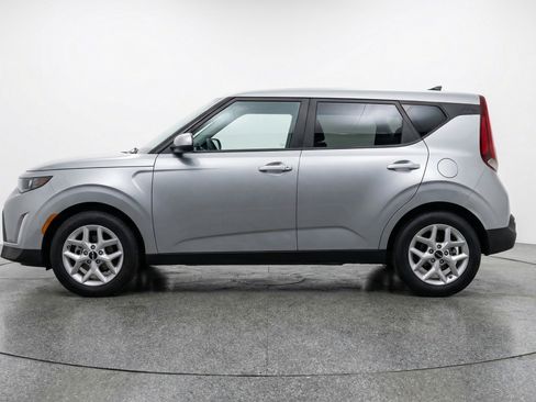 Used 2025 Kia Soul FWD image 5