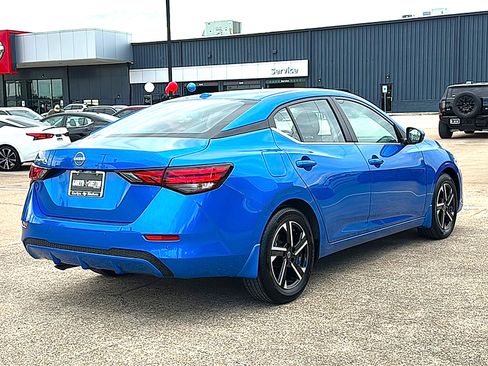 Certified 2025 Nissan Sentra SV image 8