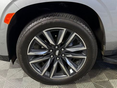 Used 2024 Cadillac Escalade ESV Sport w/ Heavy-Duty Trailer Package image 9