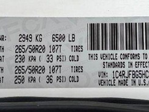 Used 2017 Jeep Grand Cherokee Limited w/ Luxury Group II AWD/4WD image 33
