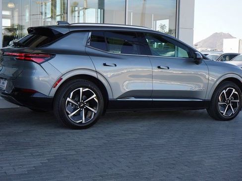New 2025 Chevrolet Equinox EV LT FWD image 9