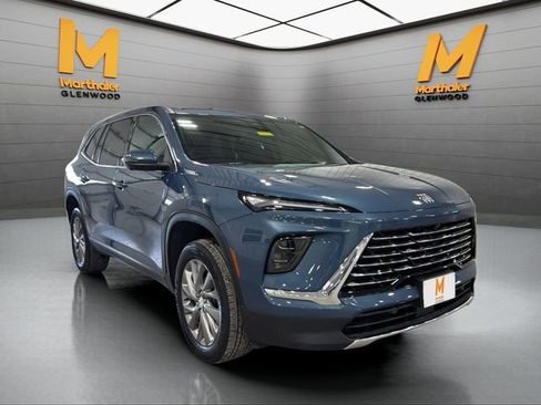 Used 2025 Buick Enclave Preferred image 2