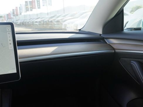 Used 2022 Tesla Model 3 image 17